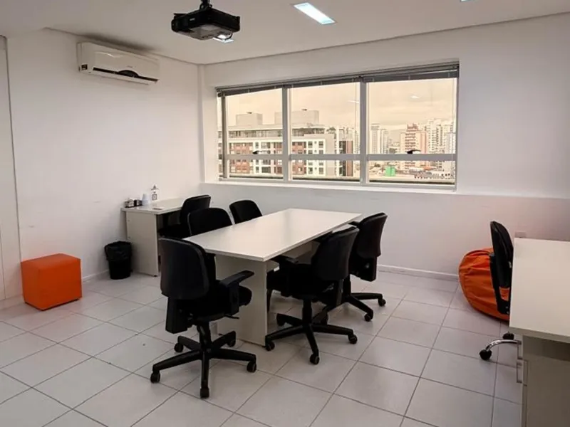 Sala para Trabalho/Reunião - RI — Estreito, Florianópolis/SC