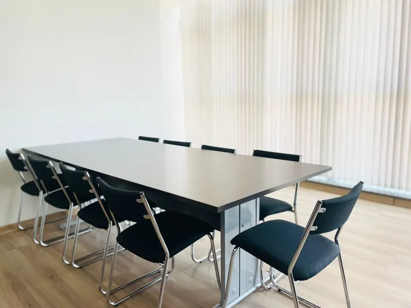 SALA DE REUNIÃO COM VISTA — Santa Lúcia, Pouso Alegre/MG