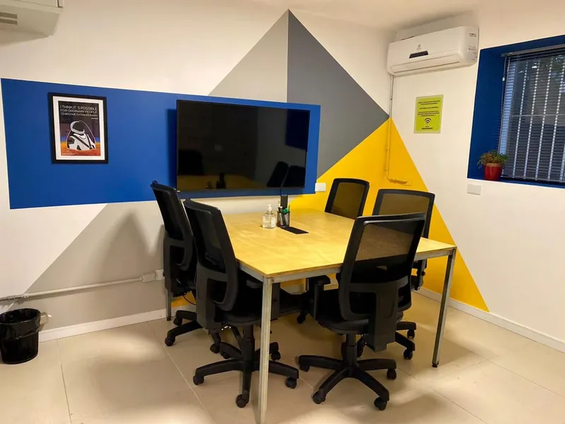 Elon Musk — Batel, Curitiba/PR