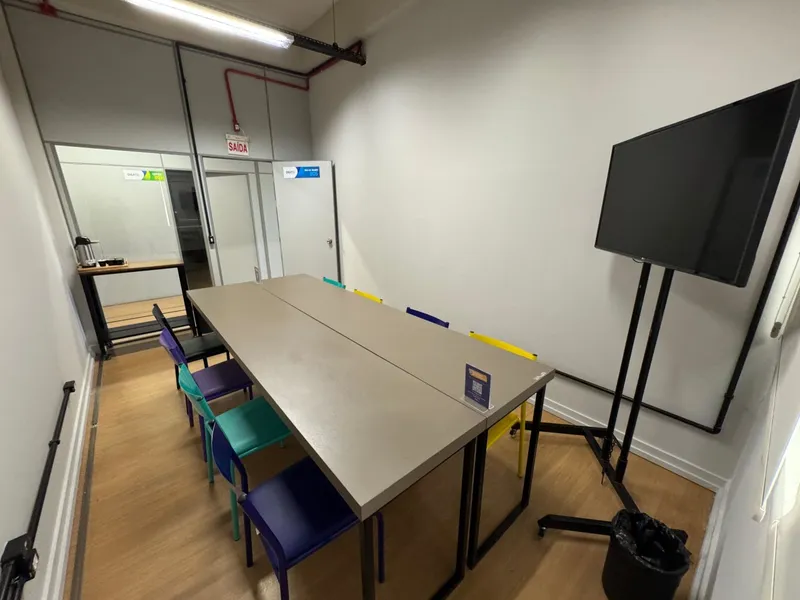 Sala de reuniões - 10 pessoas - RI — São Luiz, Criciúma/SC
