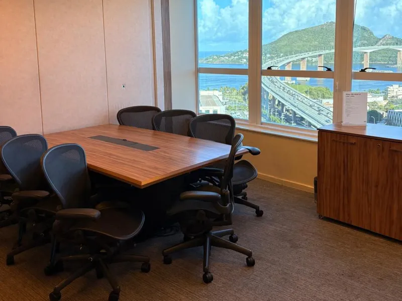 Sala de reunião 7 assentos — Enseada do Suá, Vitória/ES