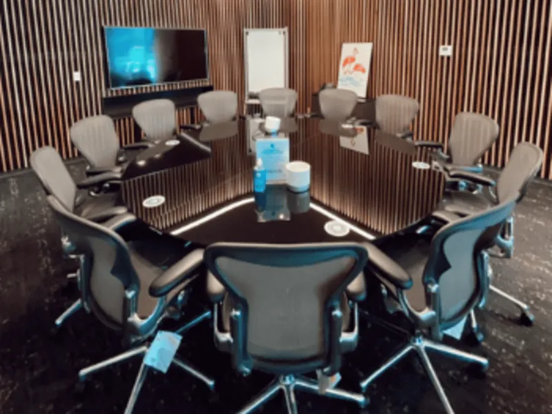 EXECUTIVE ROOM — Col. Puerta de Hierro, Fracc. Plaza Andares, Zapopan/Jal.