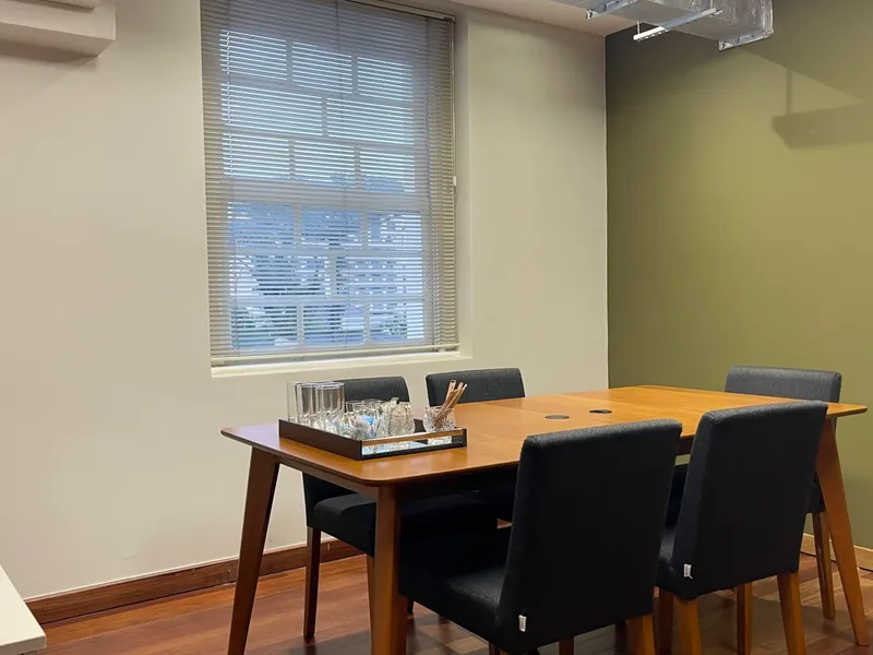 Reunião | Sala C2 | até 5 pessoas RI - RI — Batel, Curitiba/PR
