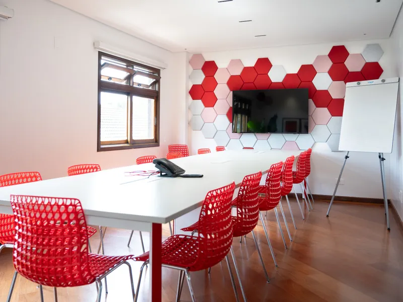 Sala de Reunião 13-RI — Hugo Lange, Curitiba/PR