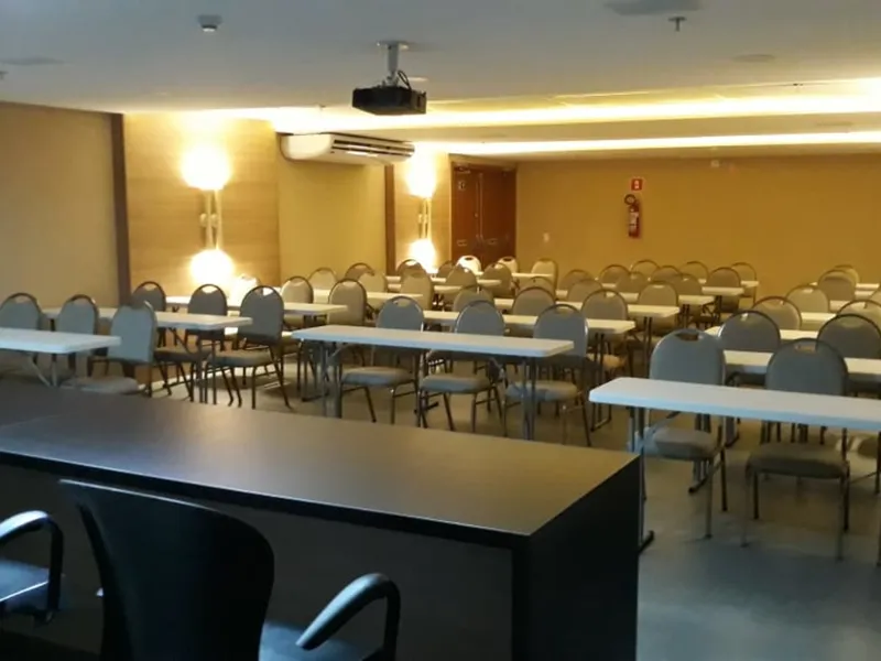 Auditório para até 100 pessoas com ante sala de recepção — Ponta Verde, Maceió/AL