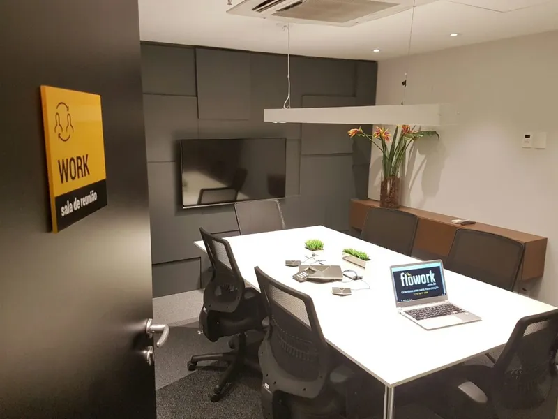 Sala Work-RI — Independência, Porto Alegre/RS