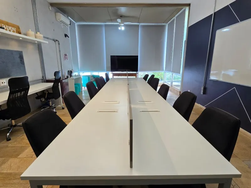 Sala de Reunião nº 04 — Parque Taquaral, Campinas/SP