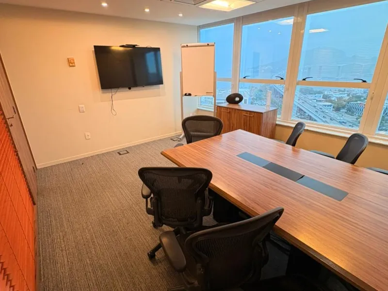 Sala de reunião 6 assentos — Enseada do Suá, Vitória/ES