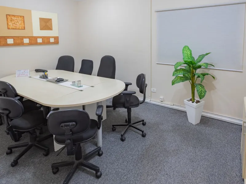 Sala de Reunião aconchegante — Centro Cívico, Curitiba/PR